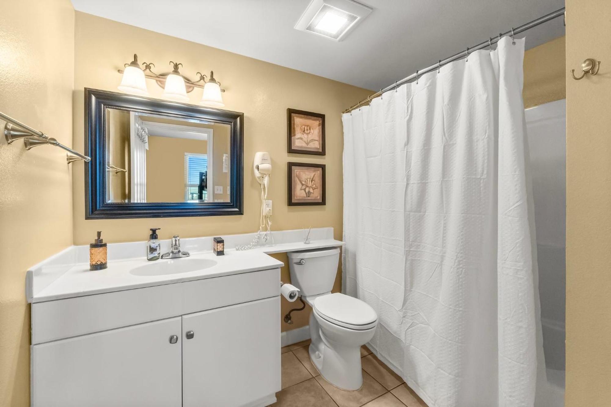 Beachfront Retreat! Spacious With Great Views! By Dolce Getaways Pcb! Apartment Panama City Beach