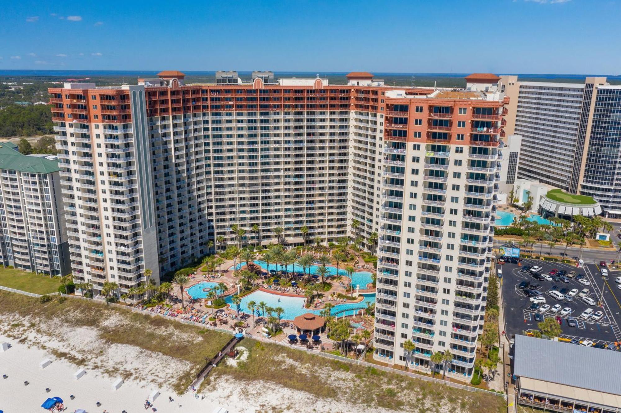Beachfront Retreat! Spacious With Great Views! By Dolce Getaways Pcb! Apartment *