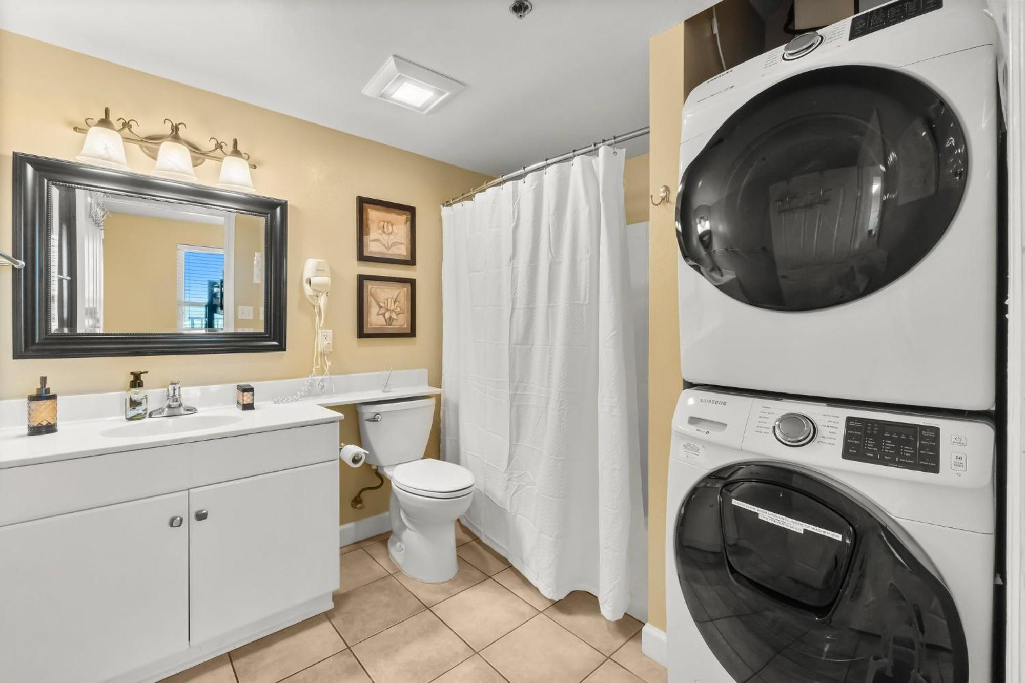 Apartment Beachfront Retreat! Spacious With Great Views! By Dolce Getaways Pcb! Panama City Beach