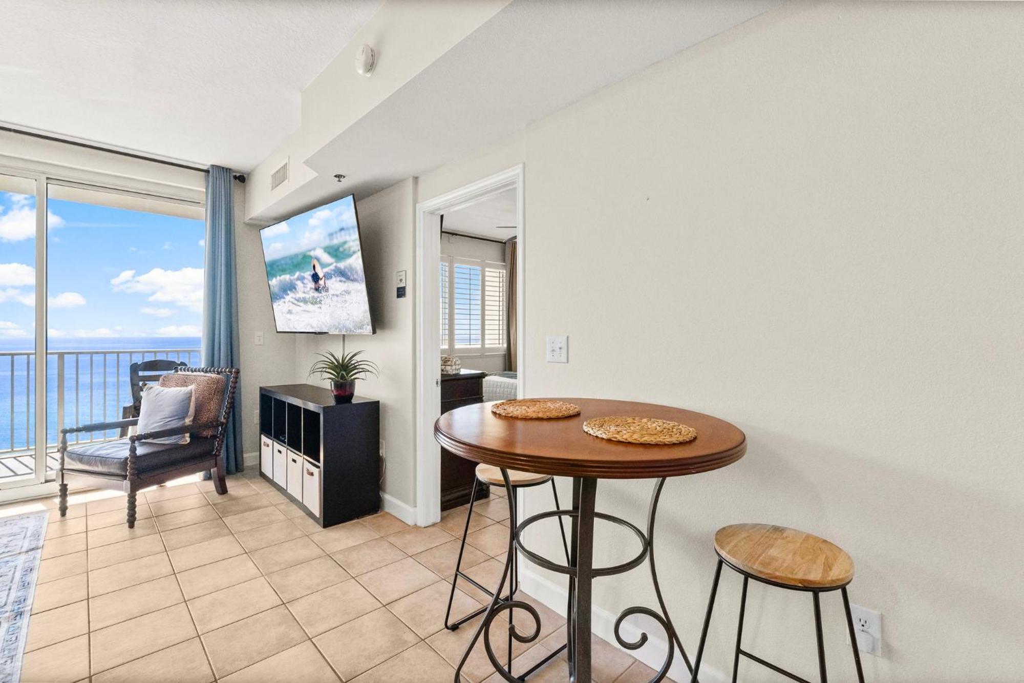 Beachfront Retreat! Spacious With Great Views! By Dolce Getaways Pcb!
